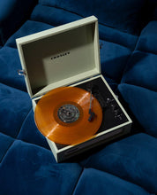 Cargar imagen en el visor de la galería, Crosley - Tocadiscos Crosley Voyager Bluetooth Doble - Salvia
